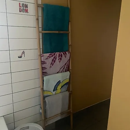 Maison Mitoyenne De Campagne. Proche Autoroute A7. Pour Visiter La Dombes, Lyon Vakantiehuis *